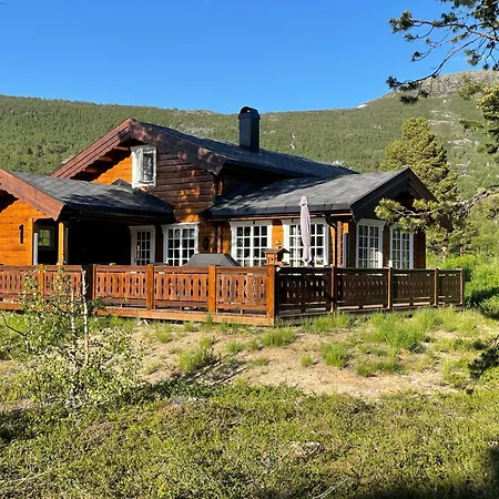 Sjarmerende Tommerhytte Pa Bjorli Lii