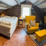 Holiday home Sjarmerende Tommerhytte Pa Bjorli Lii
